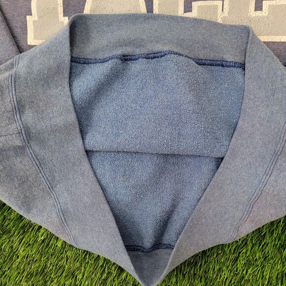 Vintage 90s YALE University Sweatshirt Womens Large 23x24 Faded Blue - Picture 13 of 15